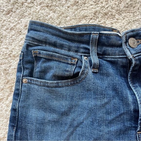 Levi’s 721 High Rise Skinny Jeans - Picture 5 of 5